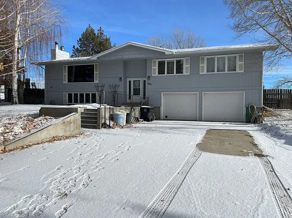 360 Ramshorn Dr, Riverton, WY 82501