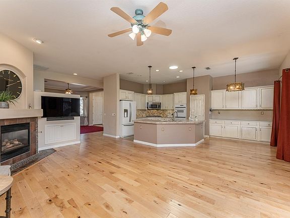 3rd image of 205 Cicero Ct