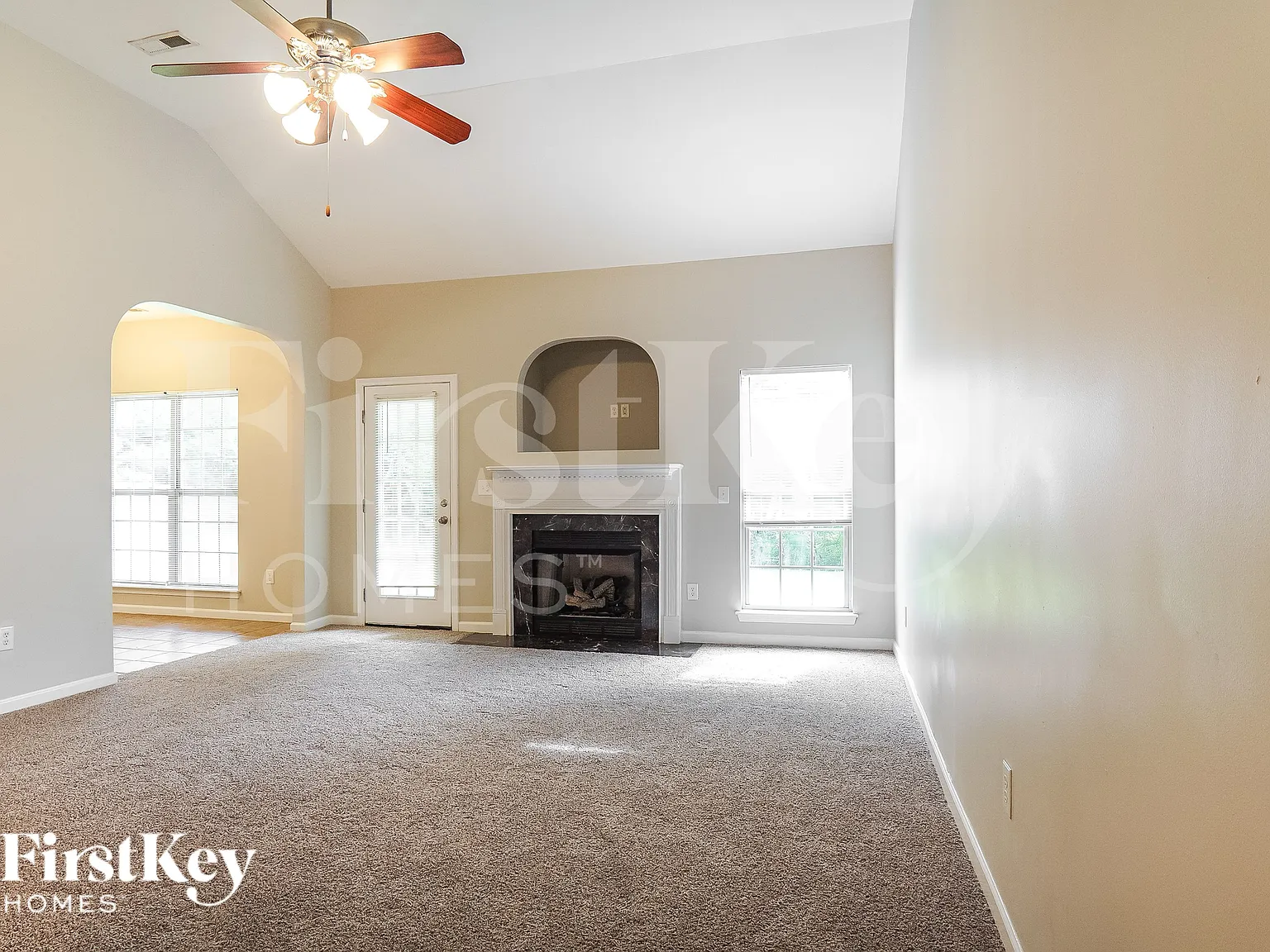 4 bed, 2.0 bath, 1784 sqft, $2,090 — Photo 3
