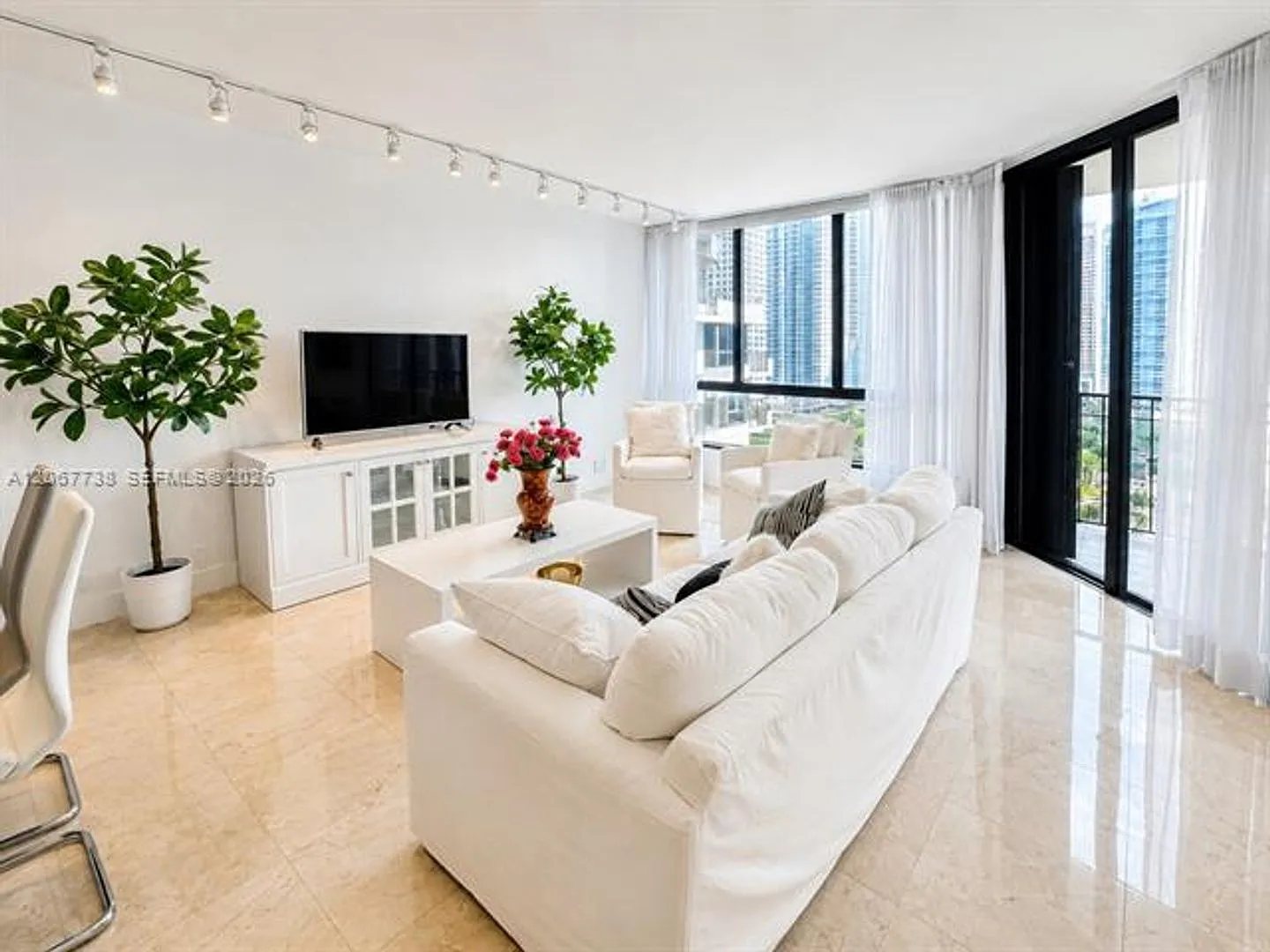 520 Brickell Key Dr cu-A1710, Miami, FL 33131 — Photo 3