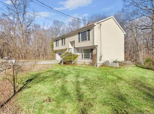 18 Taits Mill Rd, Trumbull, CT 06611