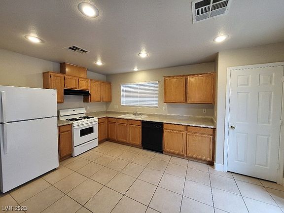 4th image of 11236 Sandrone Ave