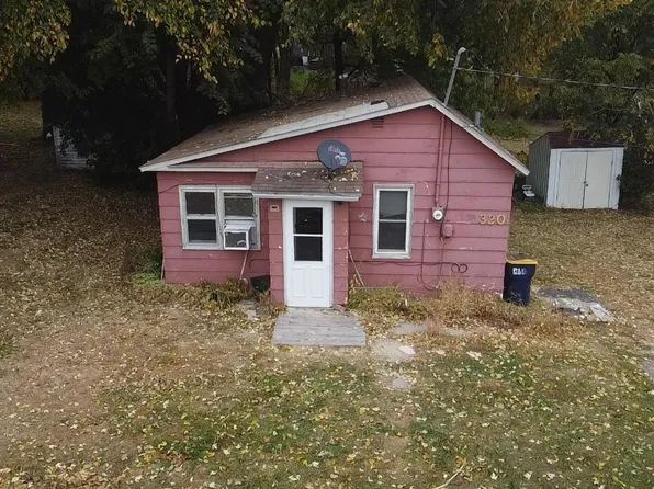 320 W Kinne St, Ellsworth, WI 54011