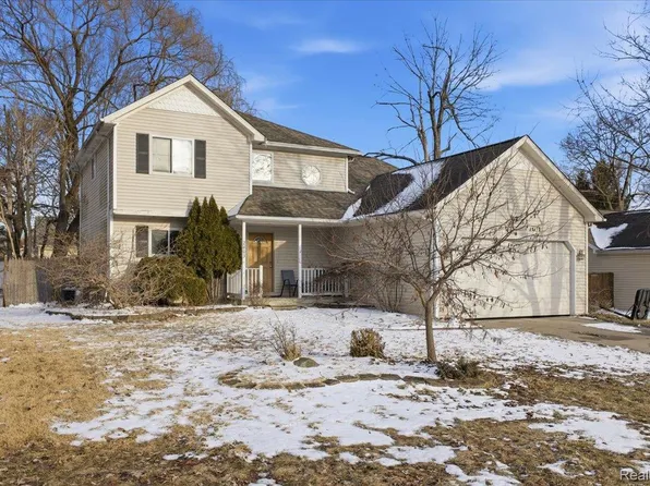 2803 Reflection Ave, Waterford, MI 48328