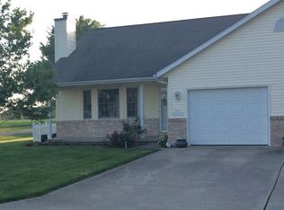 1 Corn Silk Ln, Divernon, IL 62530