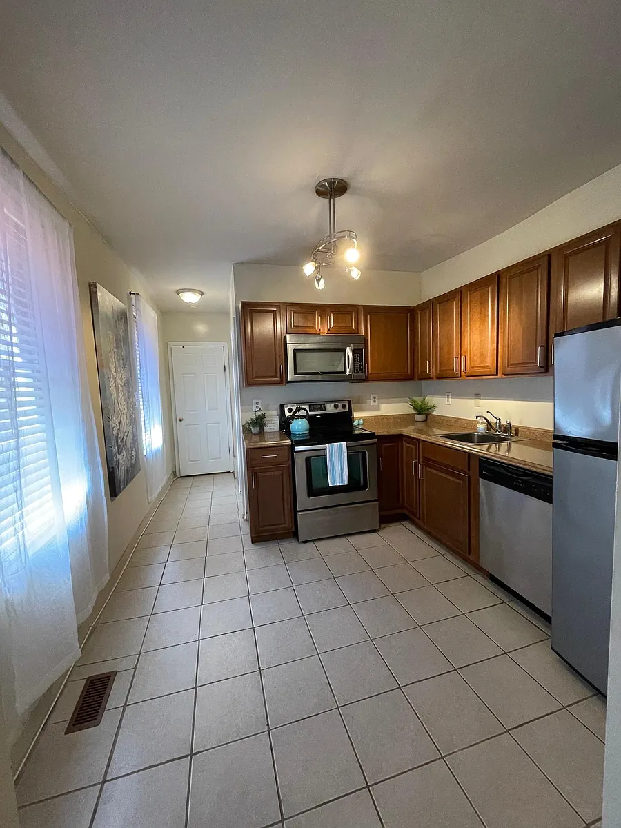 Building Photo - 1750 E Lombard St #1