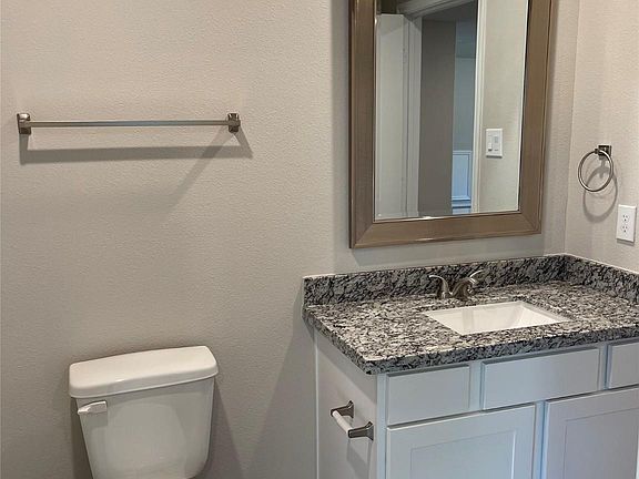 4th image of 15121 Paradise Ct