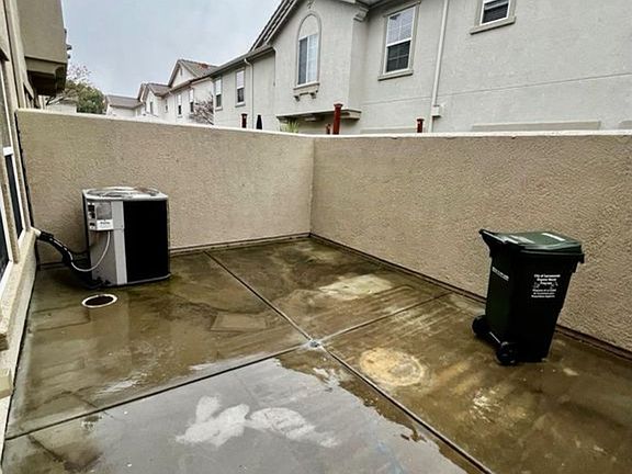 4th image of 3301 N Park Dr Unit 2014