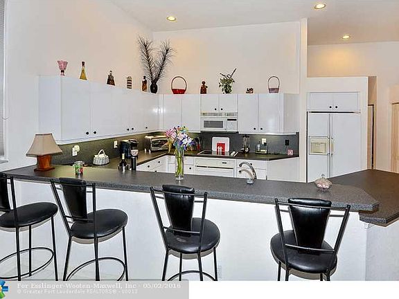 5th image of 2894 Oakbrook Dr