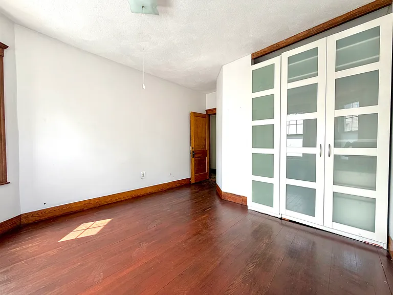 8 Douglas Ave #2 — Photo 24