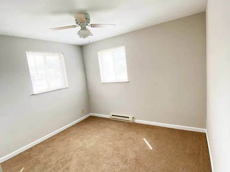 566 Lowell Ave — Photo 3