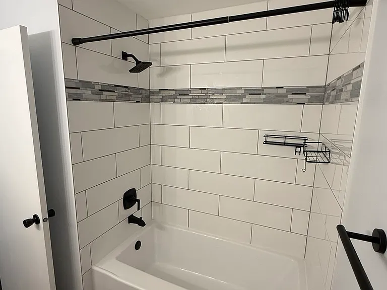 295 Woodridge Cir #D — Photo 12