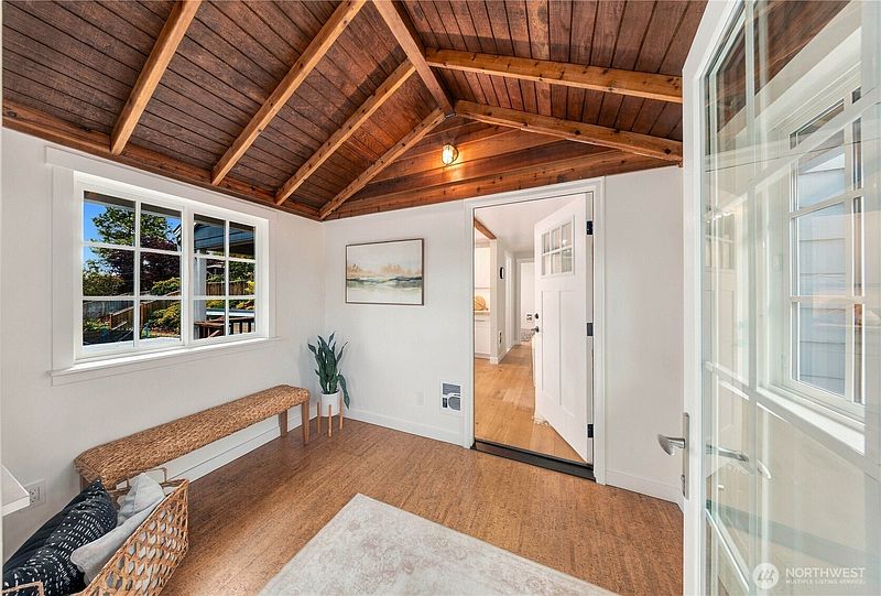 5th image of 6215 38th Avenue NE