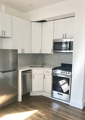 Rented by Living New York | media 13