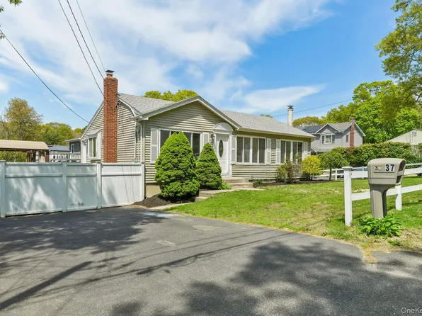 37 Harper Street, Patchogue, NY 11772