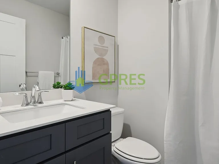 520 Cooper St — Photo 17