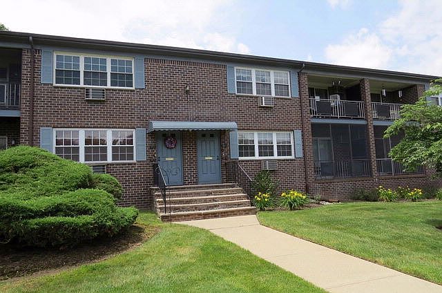 1st image of 580 Bloomfield Ave #12B