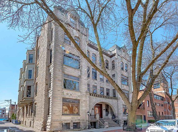 2nd image of 551 W Belden Ave APT 3RW