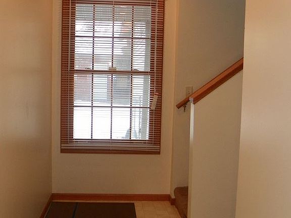 2nd image of 423 Stanley St
