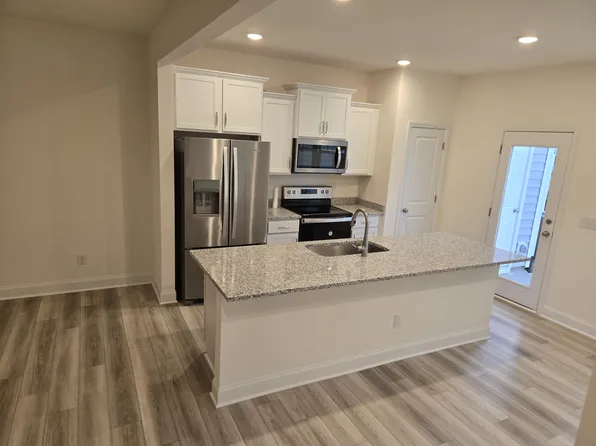 836 Channel Drop Loop, Zebulon, NC 27597