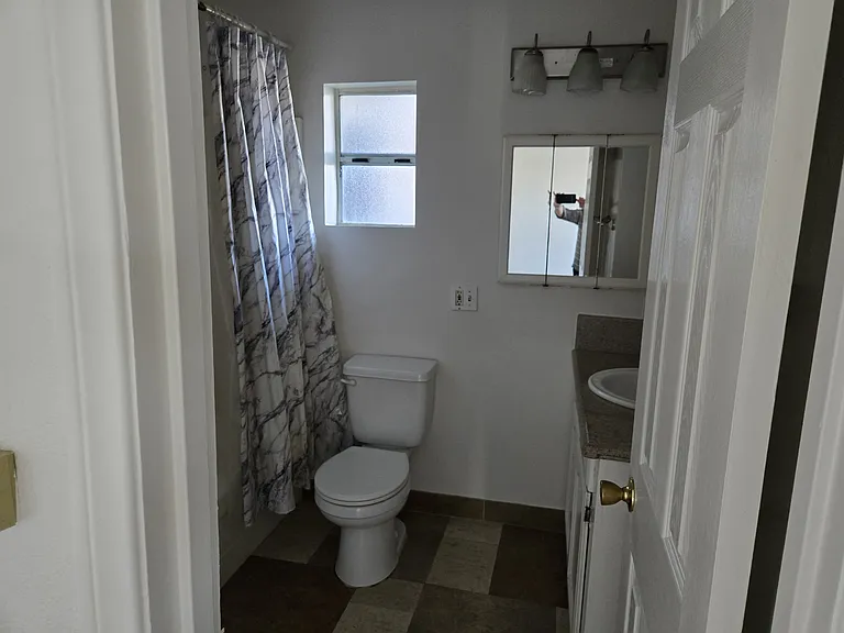 9336 Valley Blvd — Photo 10
