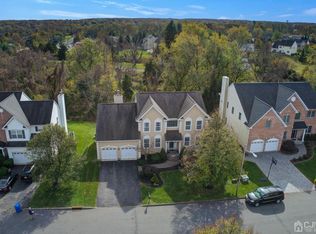 5 Summerfield Dr, Princeton, NJ 08540