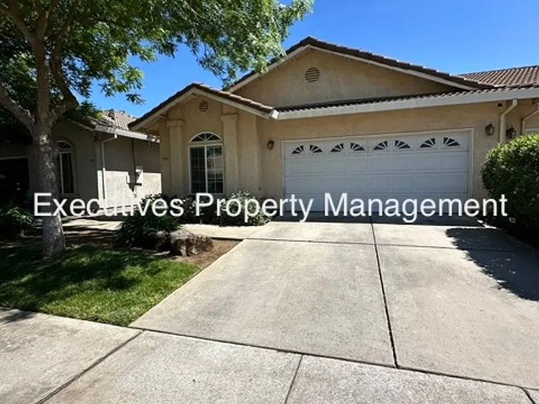 654 Gateway Dr — Photo 1