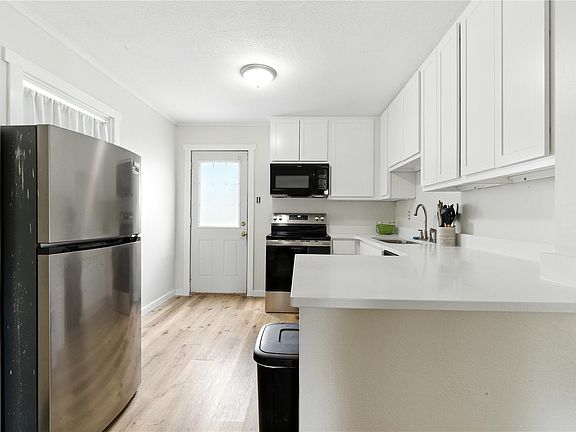 4th image of 517 18th St NE