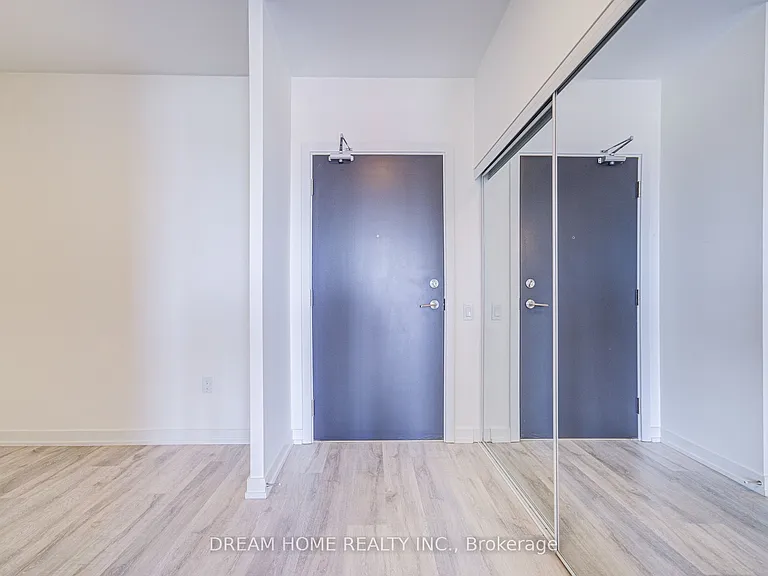 7 Golden Lion Hts #N1602 — Photo 4