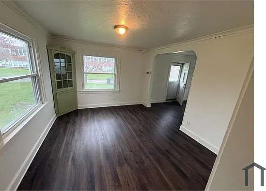 123 Ellenwood Ave — Photo 3