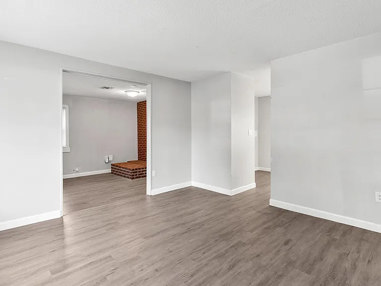 500 College Ave — Photo 9