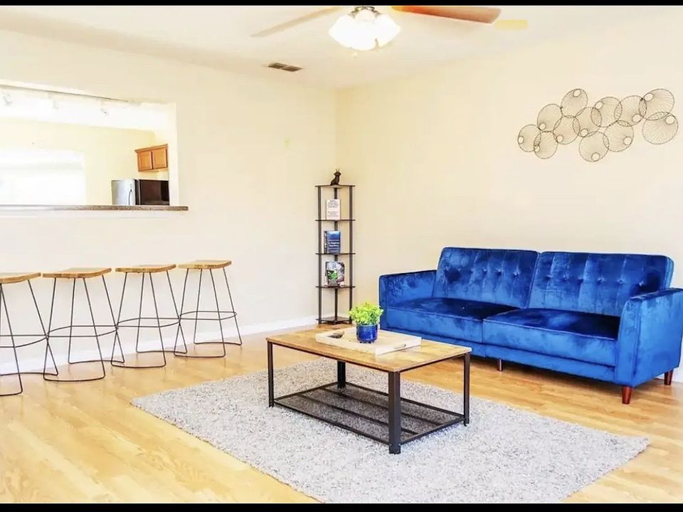 1st image of 219 Indian Park Dr