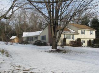 12 Country Hill Rd, Sturbridge, MA 01566