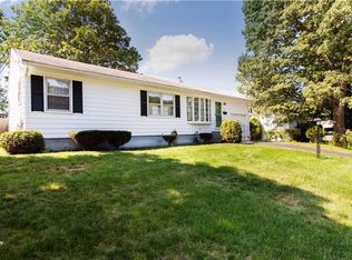 66 Landon Rd, Warwick, RI 02888