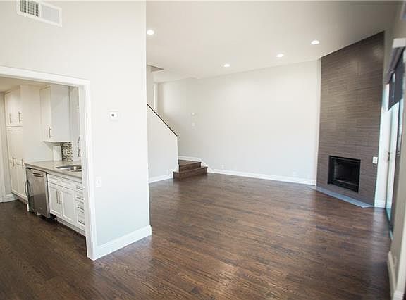 4th image of 5990 Lindenshire Ln #115