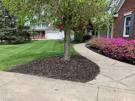3rd image of 10435 Ravenwood Ln