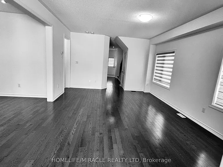 166 Seeley Ave — Photo 23