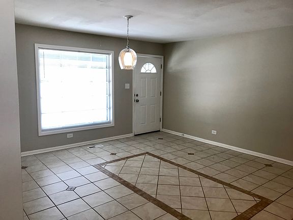 4th image of 16401 89th Ave