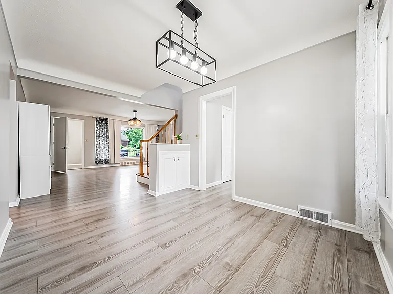 24111 Edgehill Dr — Photo 9