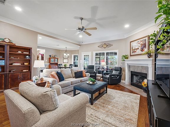 3rd image of 3816 Park Hampton Dr