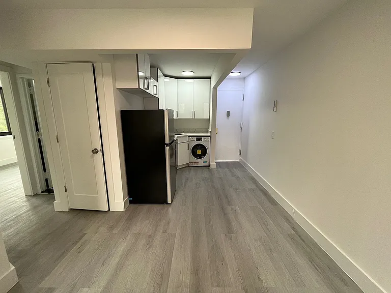 300 E 96th St #2E — Photo 7