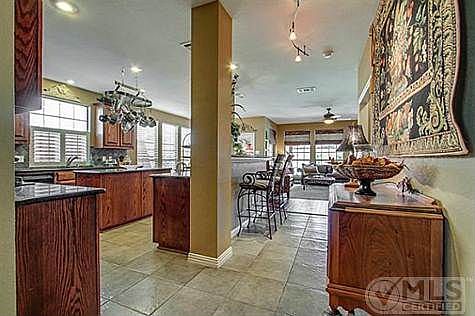3rd image of 2417 Yuma Dr
