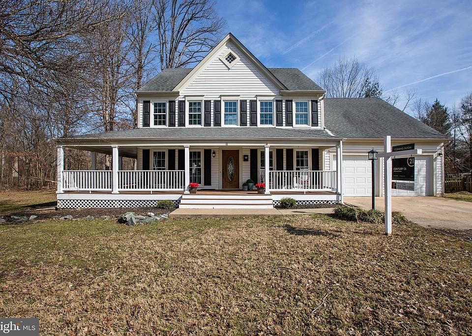 Wraparound porch with Trex.