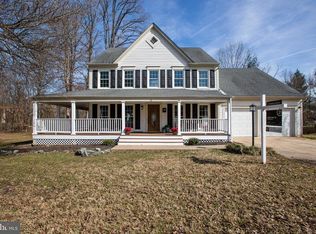 11 Crisswell Ct, Sterling, VA 20165