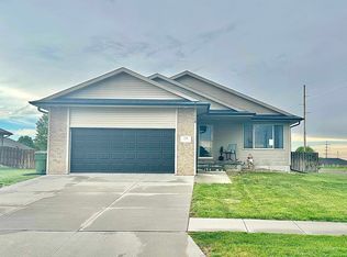 1114 E 14th St, Kearney, NE 68847