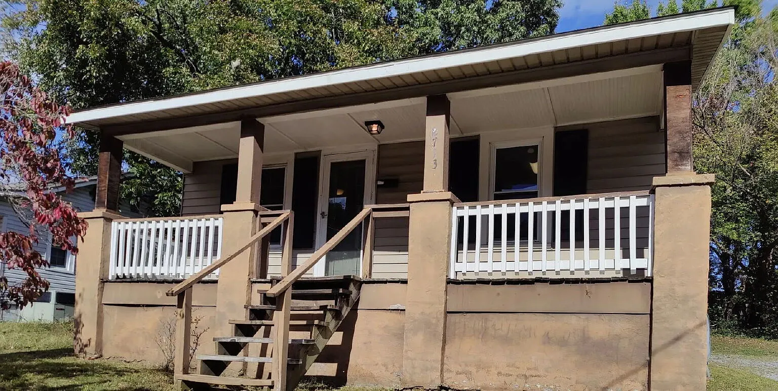 2 bed, 1.0 bath, 624 sqft, $1,235 — Photo 1