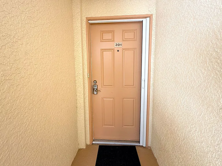 4013 Palm Tree Blvd #301 — Photo 3
