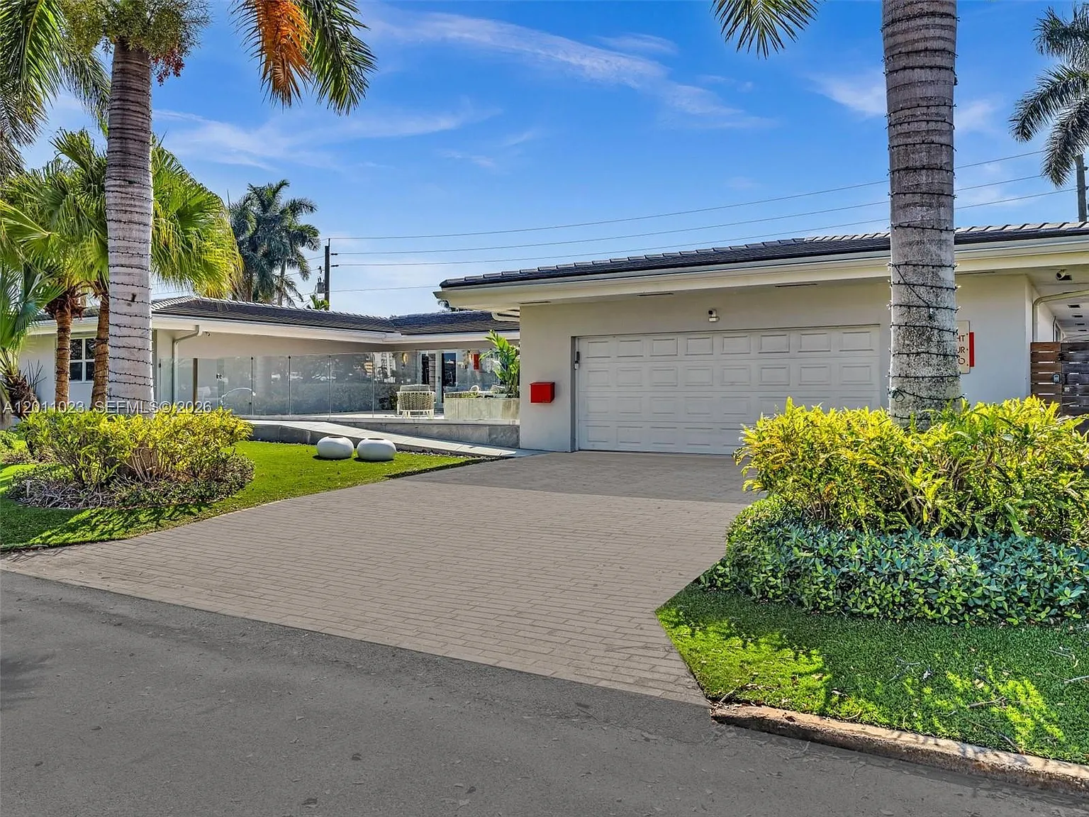 Hollywood Lakes Section — Photo 3