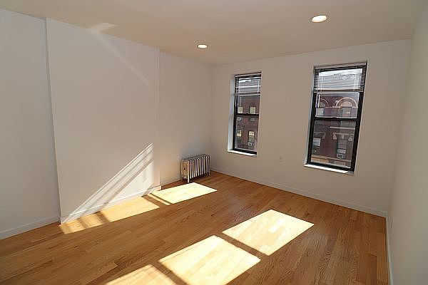 1st image of 120 Bedford Ave APT 4R