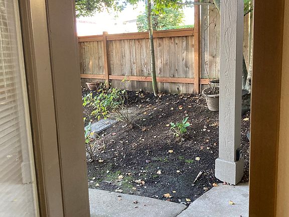 4th image of 15222 10th Ave SW #124